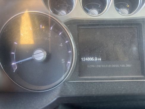 Used 2016 Ford F250 Lariat w/ Lariat Interior Package image 3