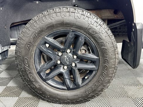 Used 2019 Chevrolet Silverado 1500 Custom Trail Boss image 33