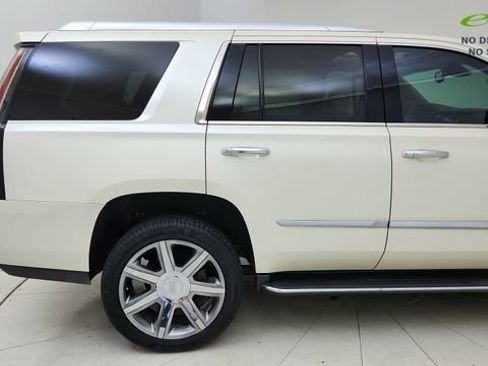 Used 2015 Cadillac Escalade Luxury RWD image 12