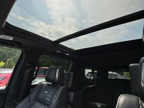 Used 2023 Cadillac Escalade ESV Sport Platinum AWD/4WD image 20