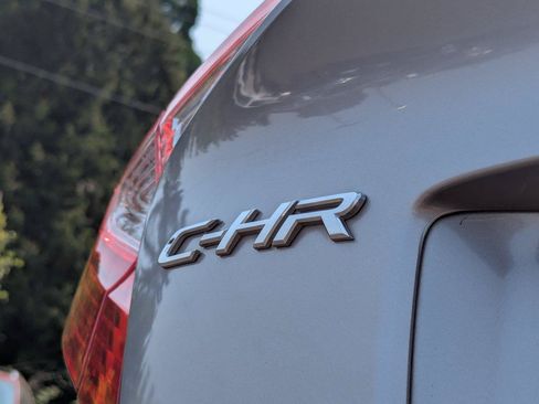 Used 2019 Toyota C-HR XLE FWD image 28