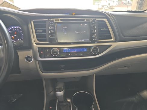 Used 2015 Toyota Highlander XLE FWD image 20