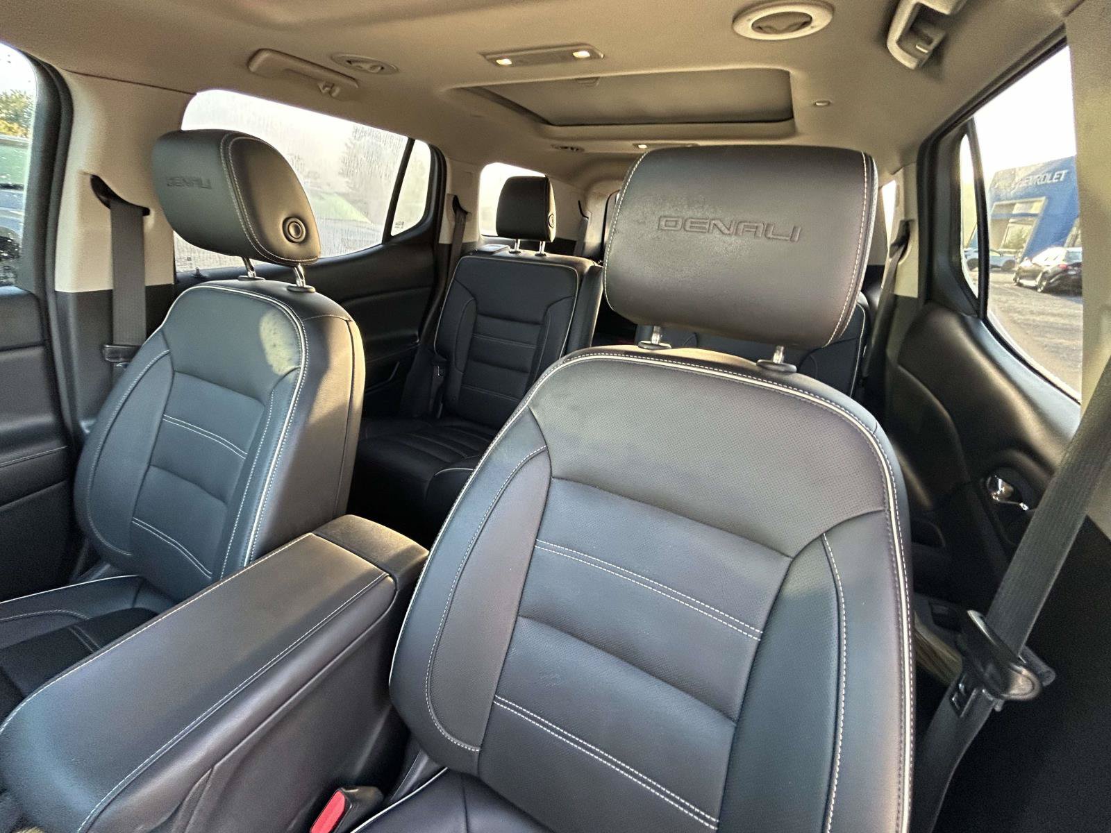 Used 2017 GMC Acadia Denali w/ Technology Package FWD image 19