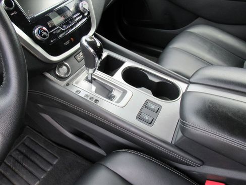 Used 2023 Nissan Murano SV image 17