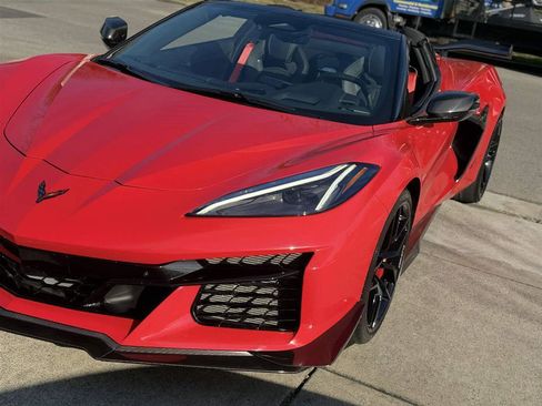 Used 2025 Chevrolet Corvette Z06 w/ Z07 Performance Package image 4