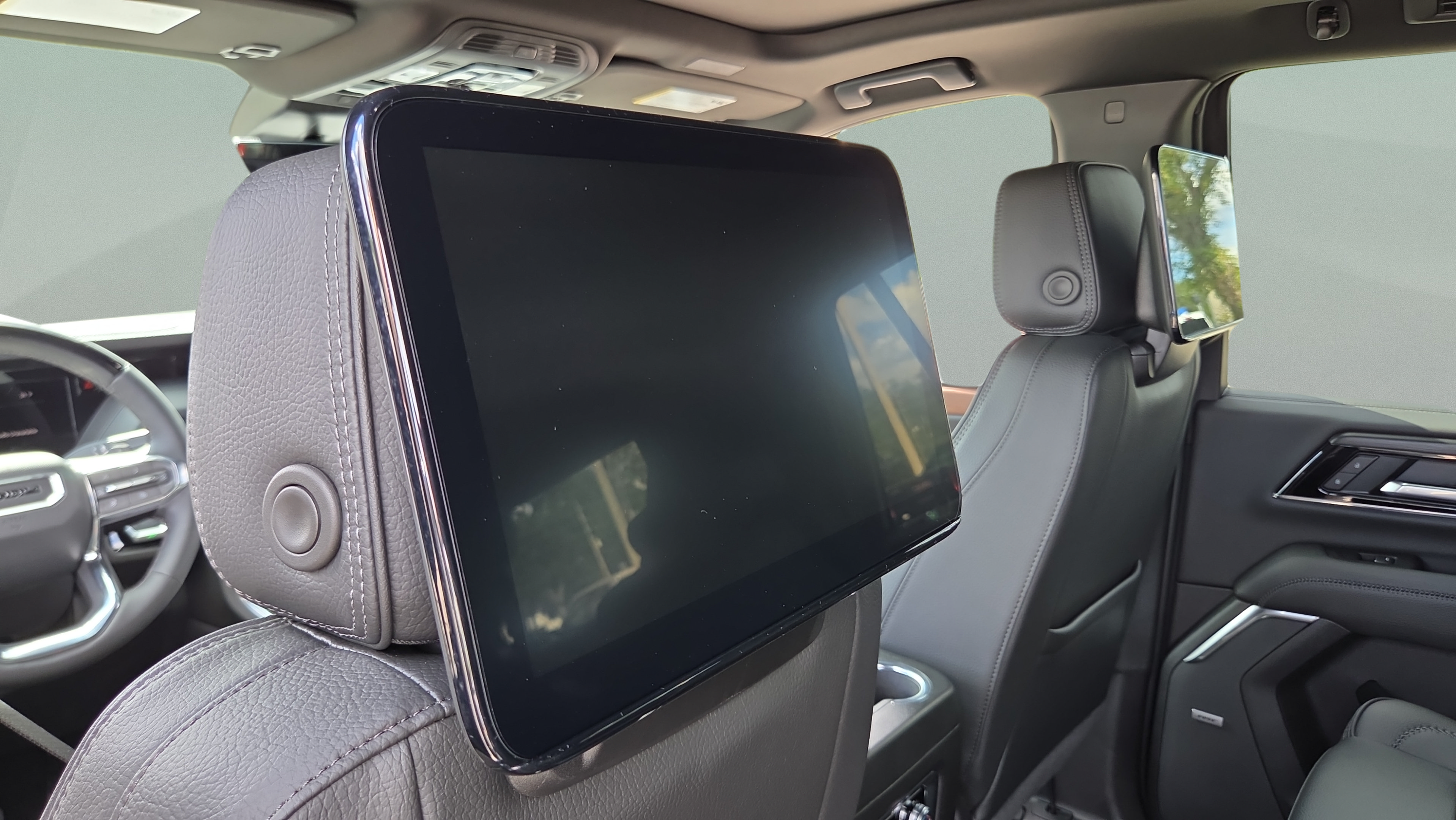 New 2026 GMC Yukon Denali w/ Denali Reserve Package RWD image 11