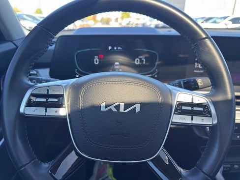 Used 2024 Kia Telluride S w/ S Sunroof Package image 16