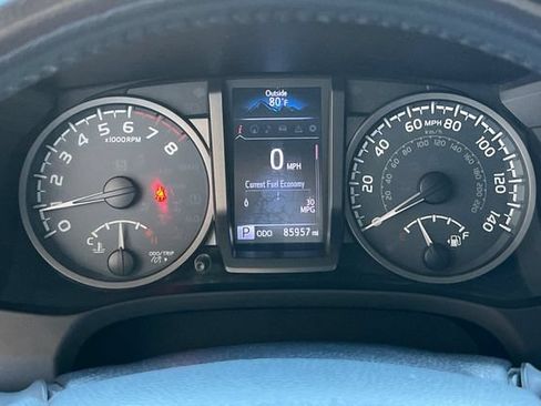 Used 2019 Toyota Tacoma TRD Sport w/ Technology Package AWD/4WD image 31