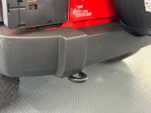 Used 2013 Jeep Wrangler Unlimited Sport image 8