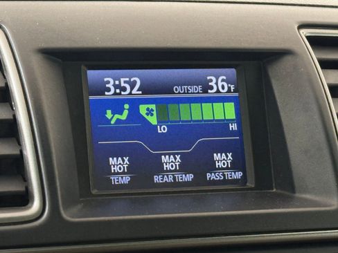 Used 2013 Toyota Highlander Limited image 32