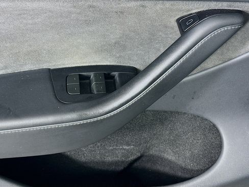 Used 2024 Tesla Model Y Long Range AWD/4WD image 14