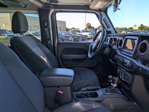 Used 2022 Jeep Wrangler Sport S image 14