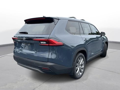 Certified 2024 Toyota Grand Highlander AWD image 6