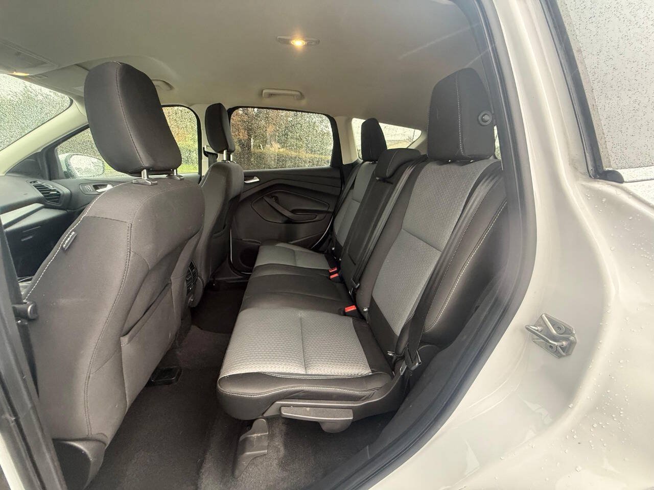 Used 2018 Ford Escape SE FWD image 11