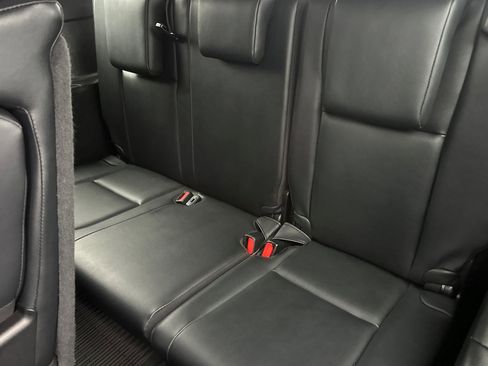 Used 2019 Toyota Highlander SE image 15