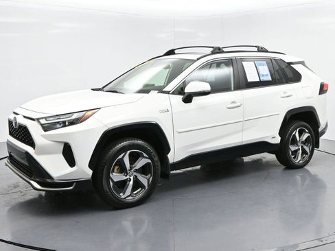 Used 2024 Toyota RAV4 SE w/ Weather & Moonroof Package AWD/4WD image 3
