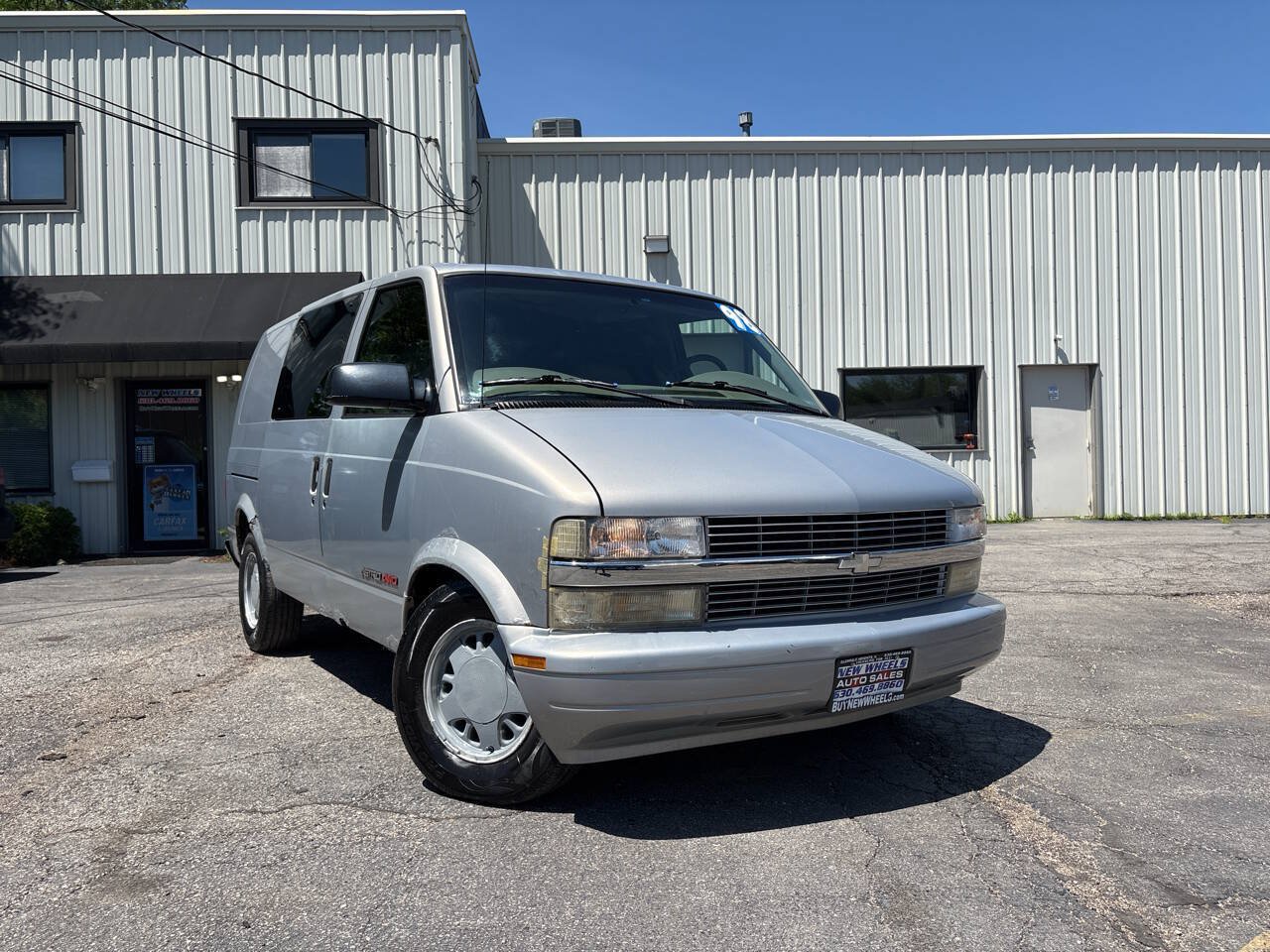 Used 1998 Chevrolet Astro AWD image 8