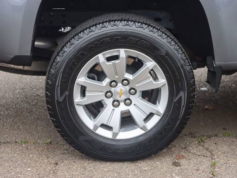 Used 2021 Chevrolet Colorado LT w/ Safety Package image 16