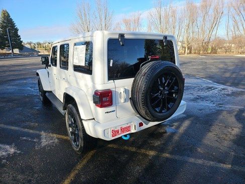 Used 2021 Jeep Wrangler Unlimited Sahara image 3