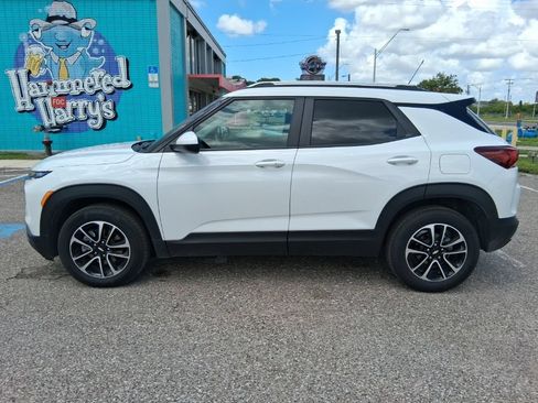 Used 2025 Chevrolet TrailBlazer LT FWD image 6