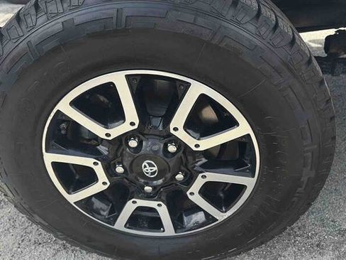 Used 2012 Toyota Tundra 4x4 Double Cab w/ TRD Off-Road Pkg image 14