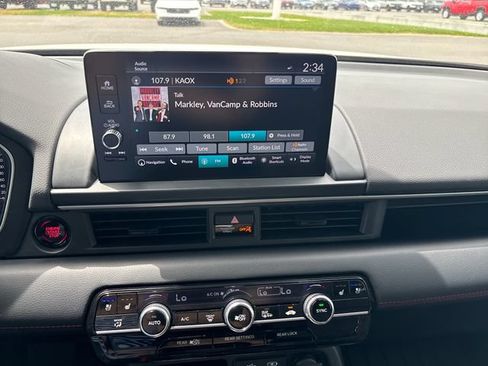 Certified 2025 Honda Pilot Black Edition image 19