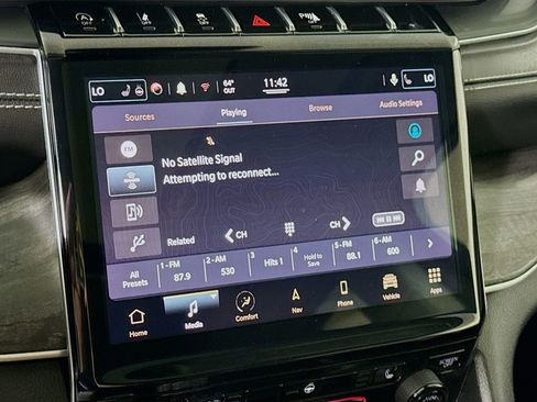 Used 2021 Jeep Grand Cherokee L Limited AWD/4WD image 7