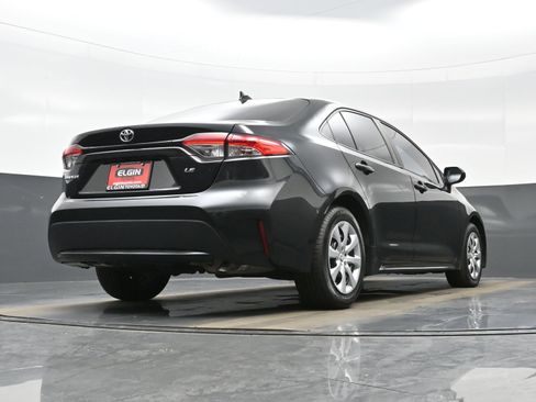 Used 2021 Toyota Corolla LE image 27