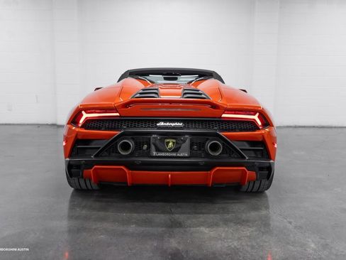 Used 2021 Lamborghini Huracan EVO image 14
