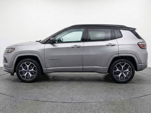 Used 2025 Jeep Compass Limited AWD/4WD image 5