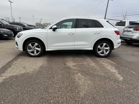 Used 2020 Audi Q3 2.0T Premium w/ Convenience Package image 2