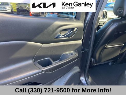 Used 2018 GMC Acadia SLT image 48