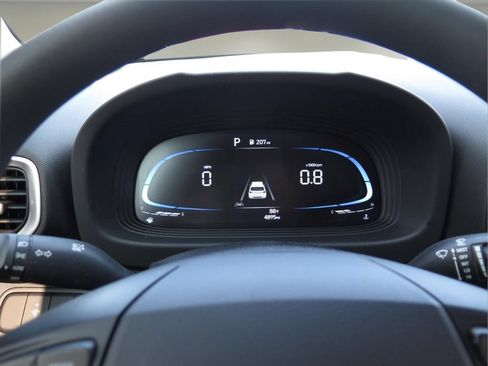 Used 2025 Hyundai Venue SE FWD image 12