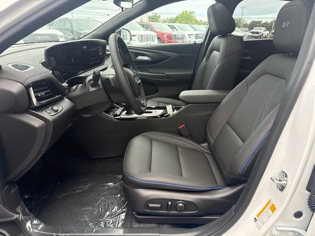 New 2026 Buick Envista Sport Touring w/ Convenience I Package FWD image 13