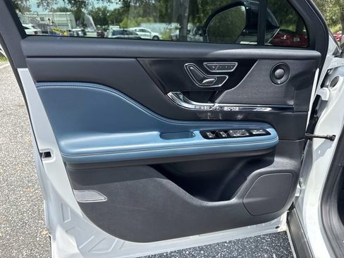 Certified 2020 Lincoln Corsair Reserve w/ Beyond Blue Interior Package FWD image 18