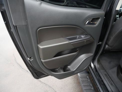 Used 2022 Chevrolet Colorado LT w/ LT Convenience Package image 18