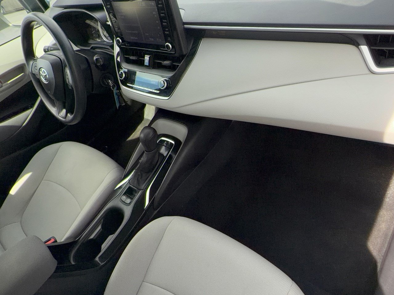 Used 2022 Toyota Corolla LE FWD image 31