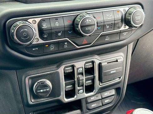 Used 2020 Jeep Gladiator Sport w/ Quick Order Package 24S AWD/4WD image 11