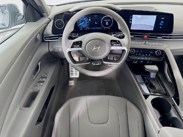 New 2025 Hyundai Elantra SEL FWD image 34