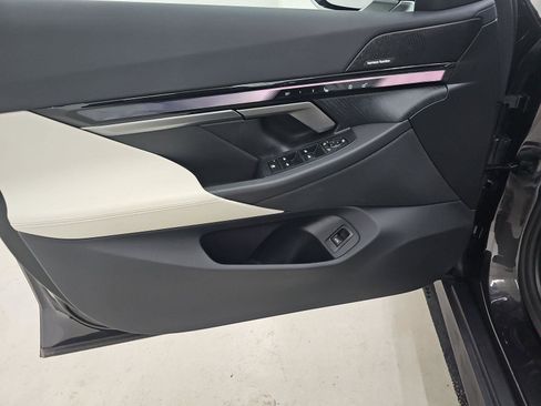 Used 2025 BMW 540i xDrive image 10