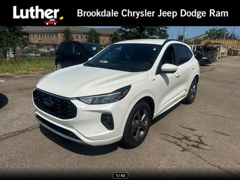 Used 2023 Ford Escape ST-Line Select w/ Tech Pack #2 AWD/4WD image 1