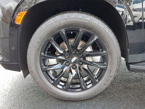 Used 2021 Cadillac Escalade ESV Sport w/ LPO, ONYX Package image 9