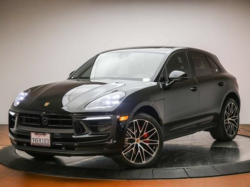 Certified 2025 Porsche Macan S AWD/4WD image 1