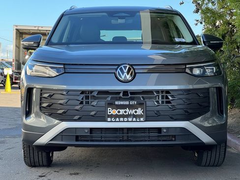 New 2026 Volkswagen Tiguan SE AWD/4WD image 9