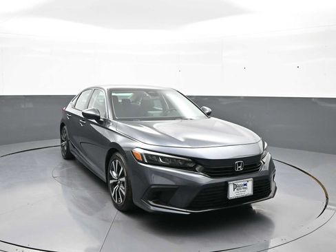 Used 2024 Honda Civic EX image 3