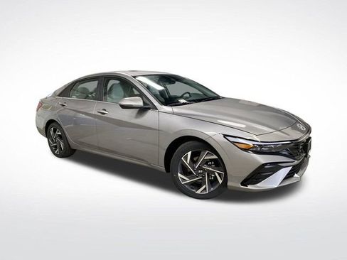 New 2025 Hyundai Elantra Limited image 39