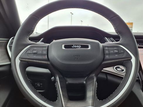 New 2025 Jeep Grand Cherokee L Limited w/ Luxury Tech Group II image 10