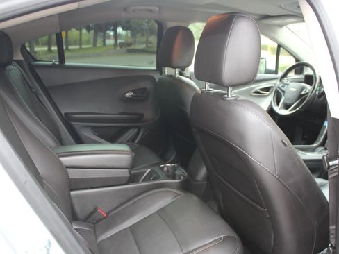 Used 2014 Chevrolet Volt Premium w/ Premium Trim Package FWD image 21