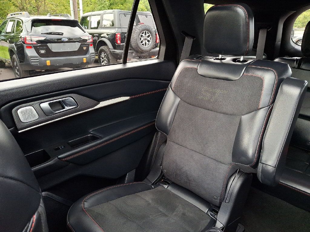 Certified 2025 Ford Explorer ST w/ Sun And Sound Package AWD/4WD image 18
