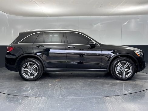 Used 2021 Mercedes-Benz GLC 300 image 2